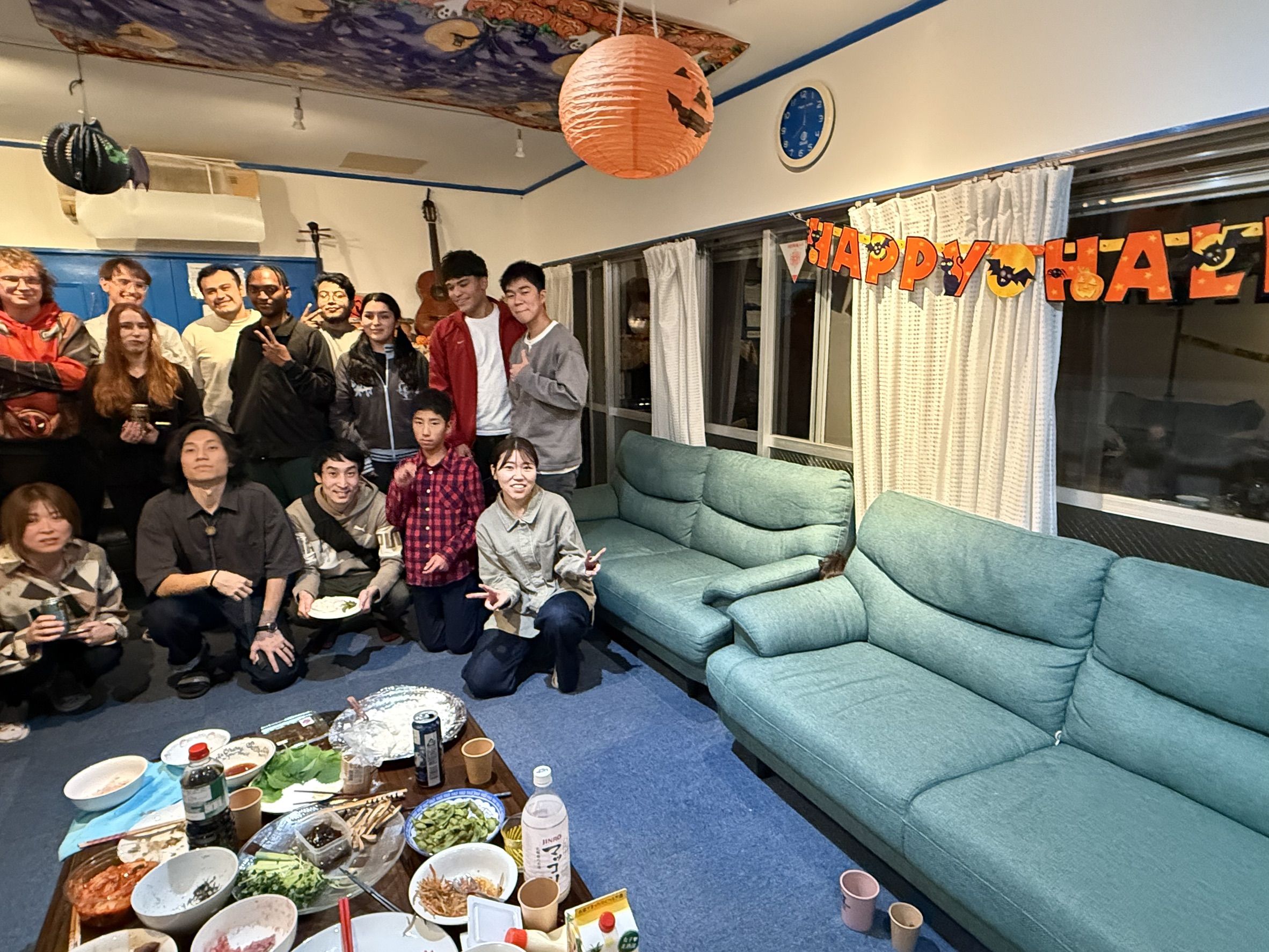 隠れている男の子