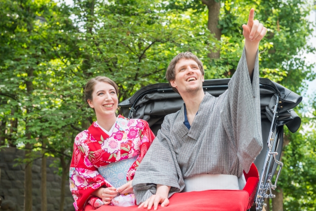 外国人 着物 浴衣 人力車 観光 京都